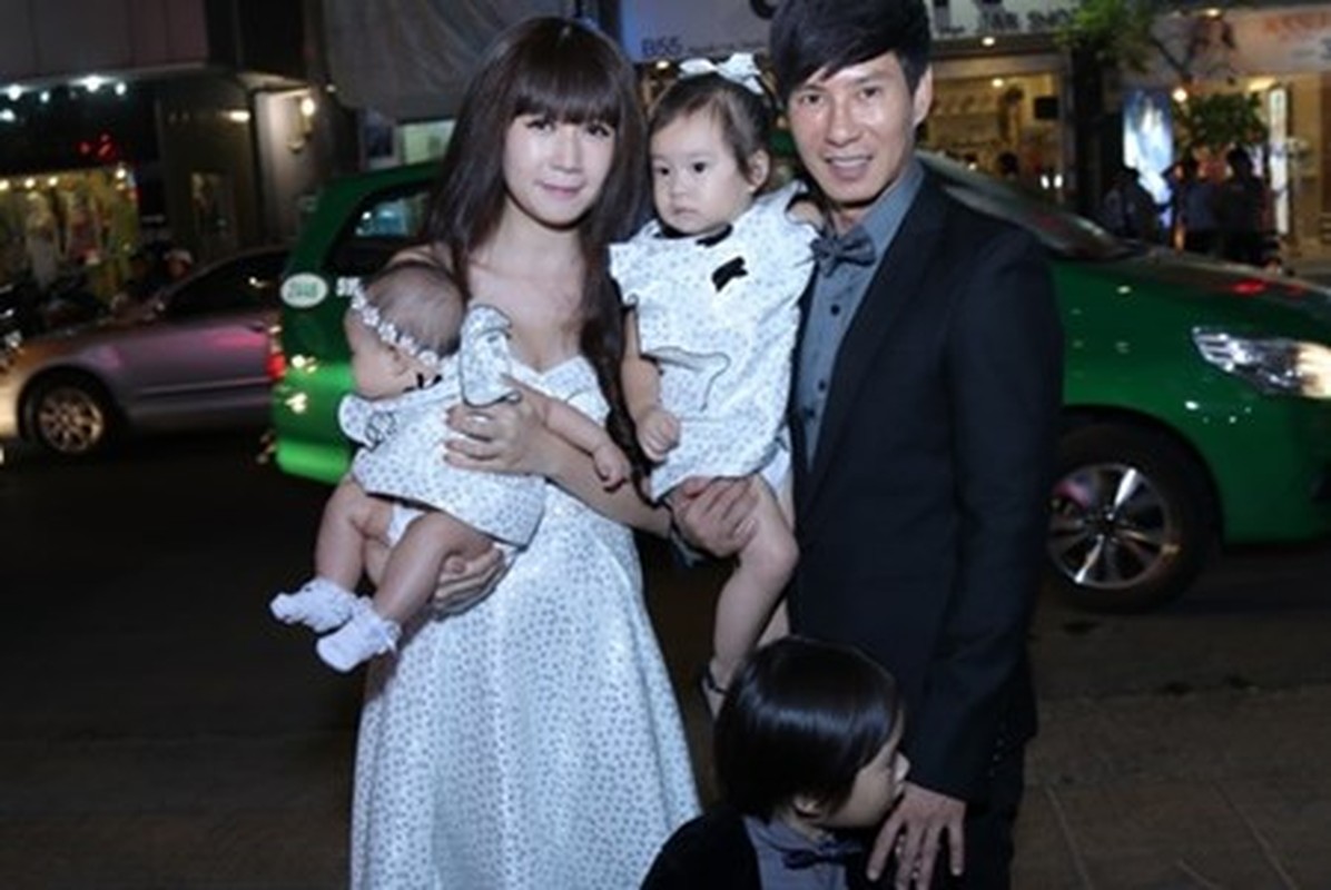 Ly Hai Minh Ha mang ba con di ra mat phim